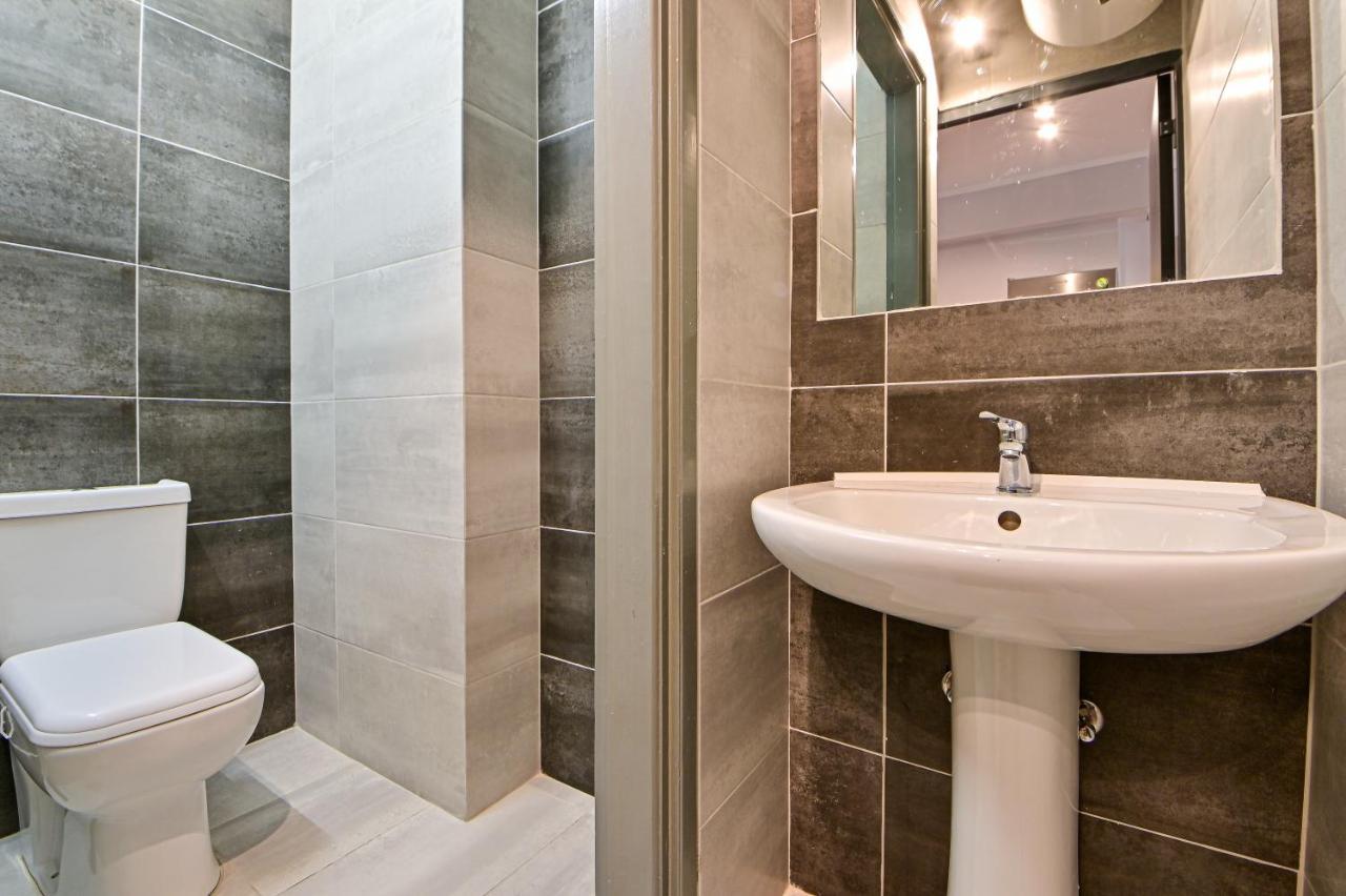 شقة Modern Flat In The Heart Of Port Of بيرايوس المظهر الخارجي الصورة